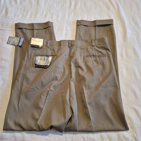 Geoffrey Beene men's size 38 x 32 Banker's Collection Tan pants, New - Picture 8 of 9